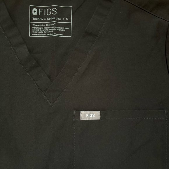 Figs scrub top - Picture 2 of 3